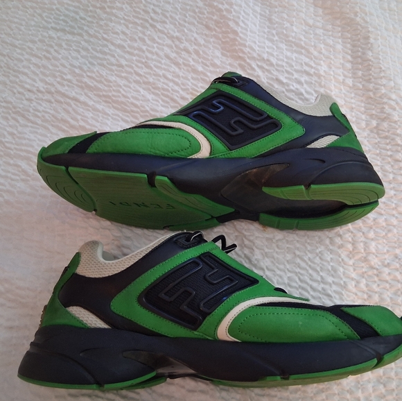 Fendi Men's Vibrant Green and Black Sneakers - Picture 4 of 7